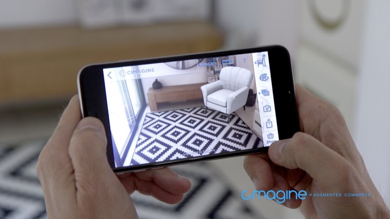  La plataforma de realidad aumentada de Cimagine para el comercio le permite a los clientes ver cómo lucirán los objetos en sus hogares u oficinas. Cortesía. 