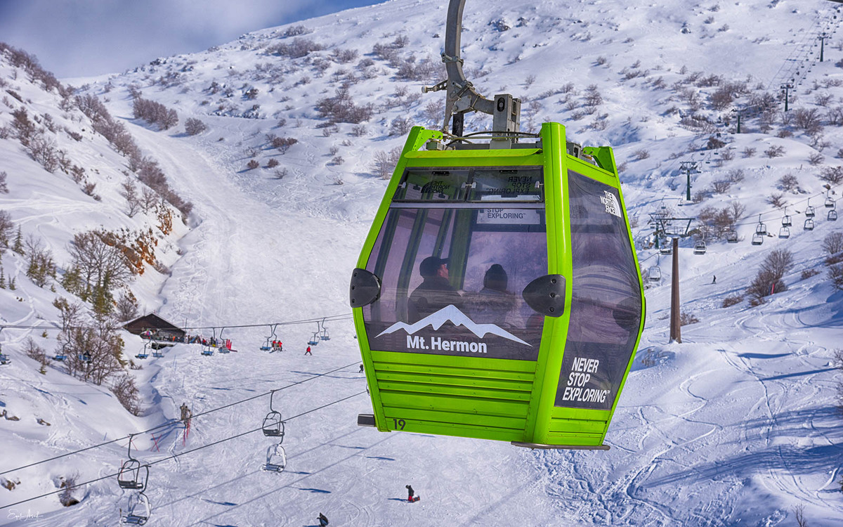 A ski lift on the snowy Mount Hermon in the far north of Israel. Photo: Eyal Asaf